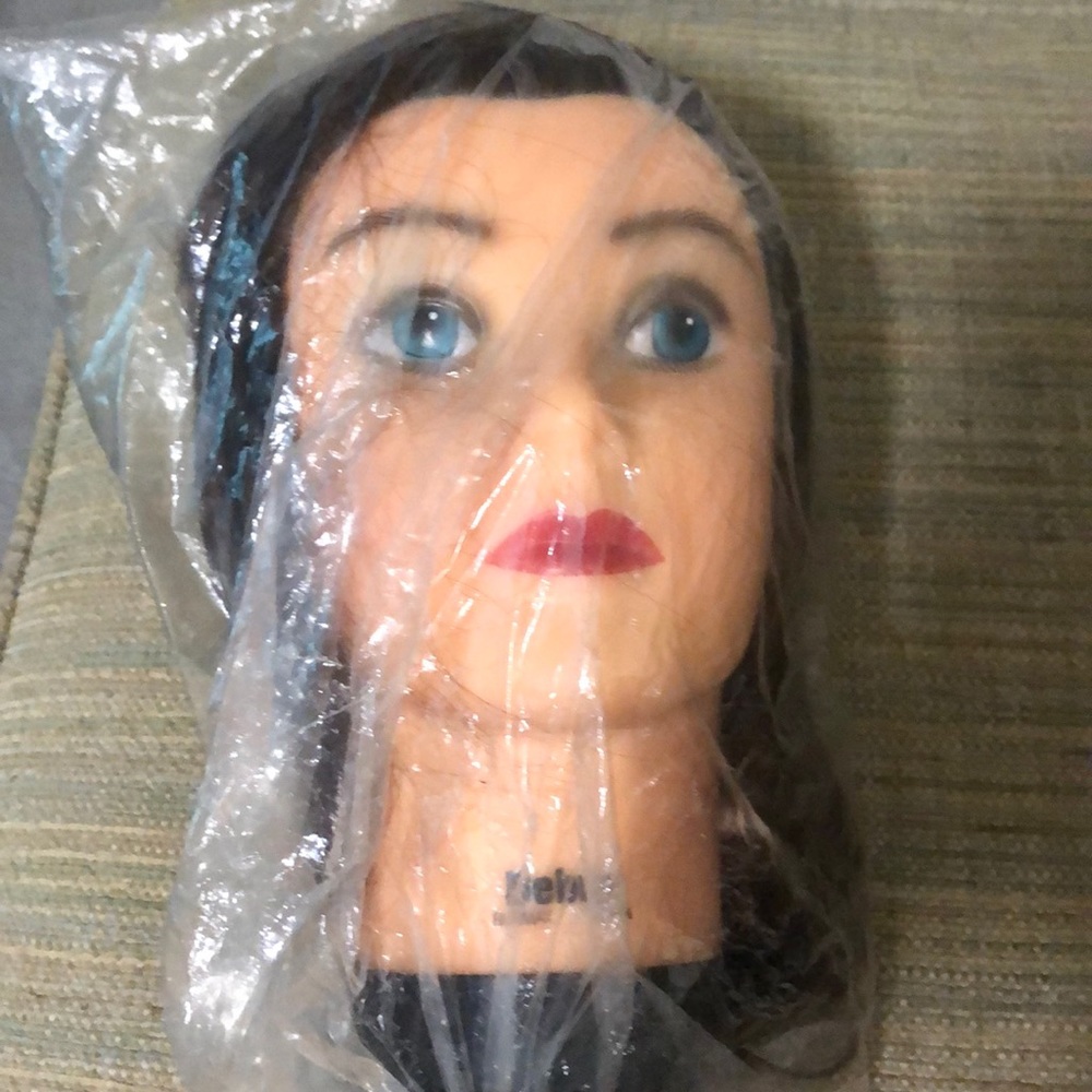 Don’t be alarmed ! Cosmo Debra head
